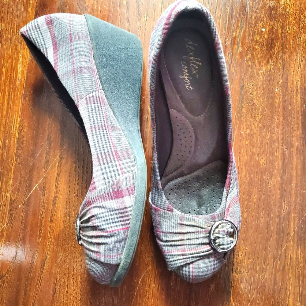Women's wedge shoes